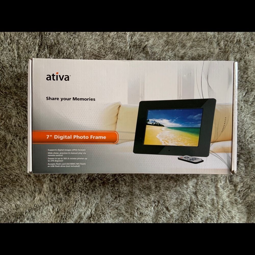 Digital photo frame, new